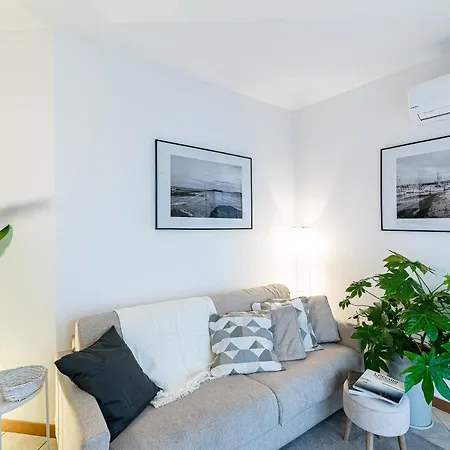 Cantu-como Wifi, Design & Relax Appartement *