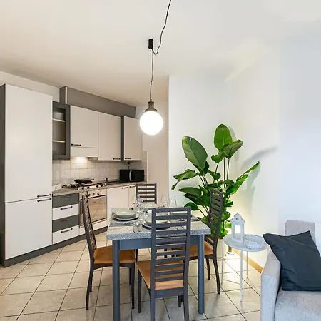 Appartamento Cantu-como Wifi, Design & Relax *