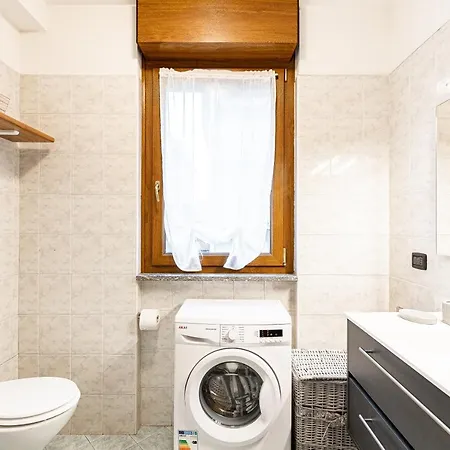 Appartamento Cantu-como Wifi, Design & Relax *