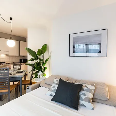 Appartamento Cantu-como Wifi, Design & Relax *