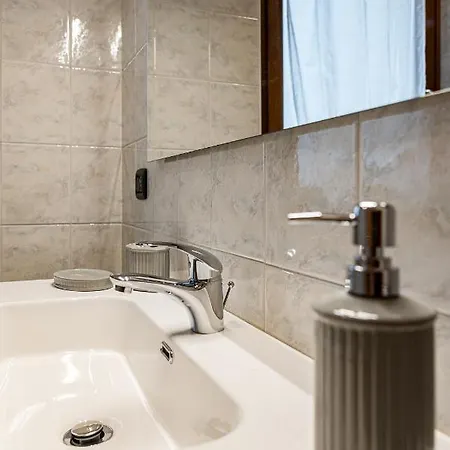 Appartement Cantu-como Wifi, Design & Relax *