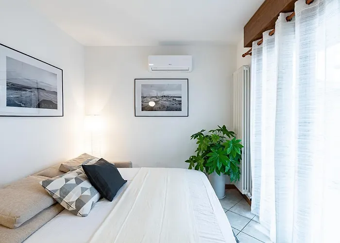 Cantu-como Wifi, Design & Relax * Cantù